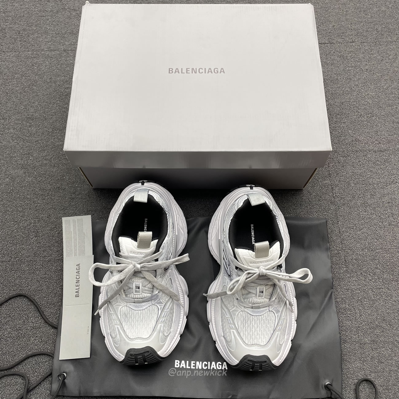 Balenciaga Fall 2024 10xl White 784344 W2mv2 9110 (2) - newkick.cc